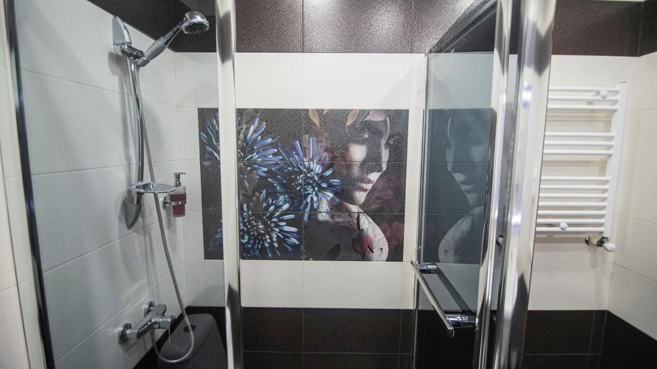 Hotel Juralius Tbilisi Esterno foto