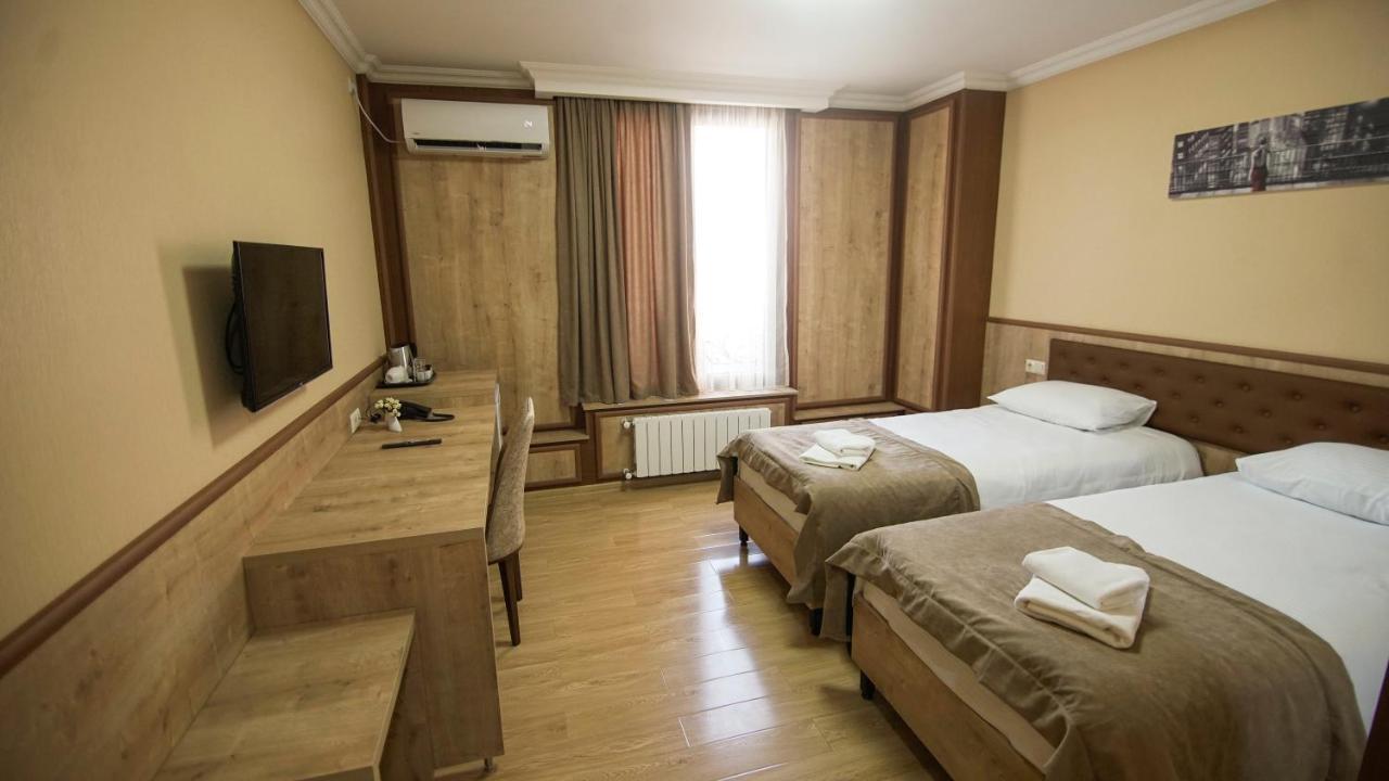 Hotel Juralius Tbilisi Esterno foto