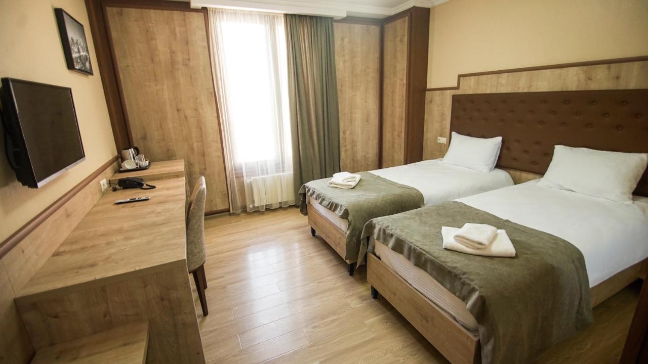Hotel Juralius Tbilisi Esterno foto