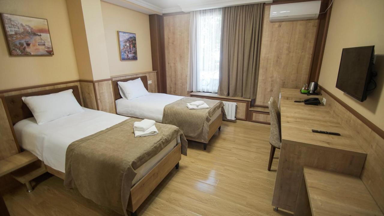 Hotel Juralius Tbilisi Esterno foto