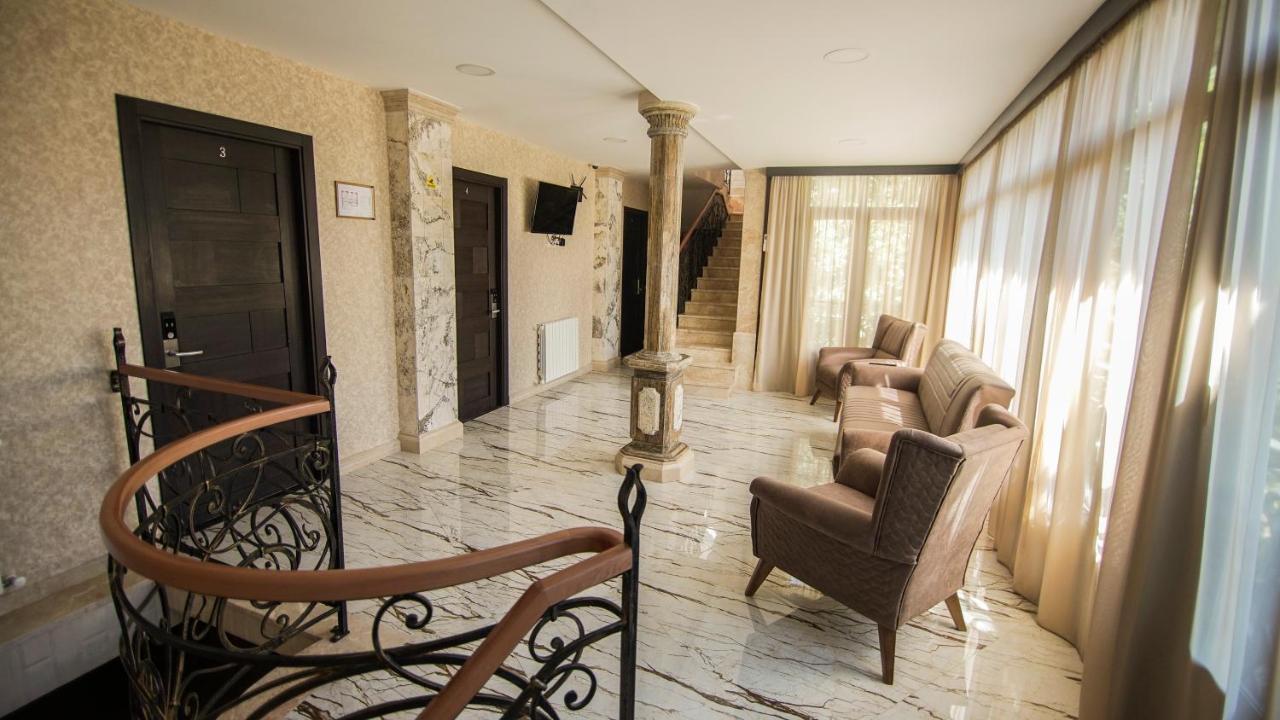 Hotel Juralius Tbilisi Esterno foto