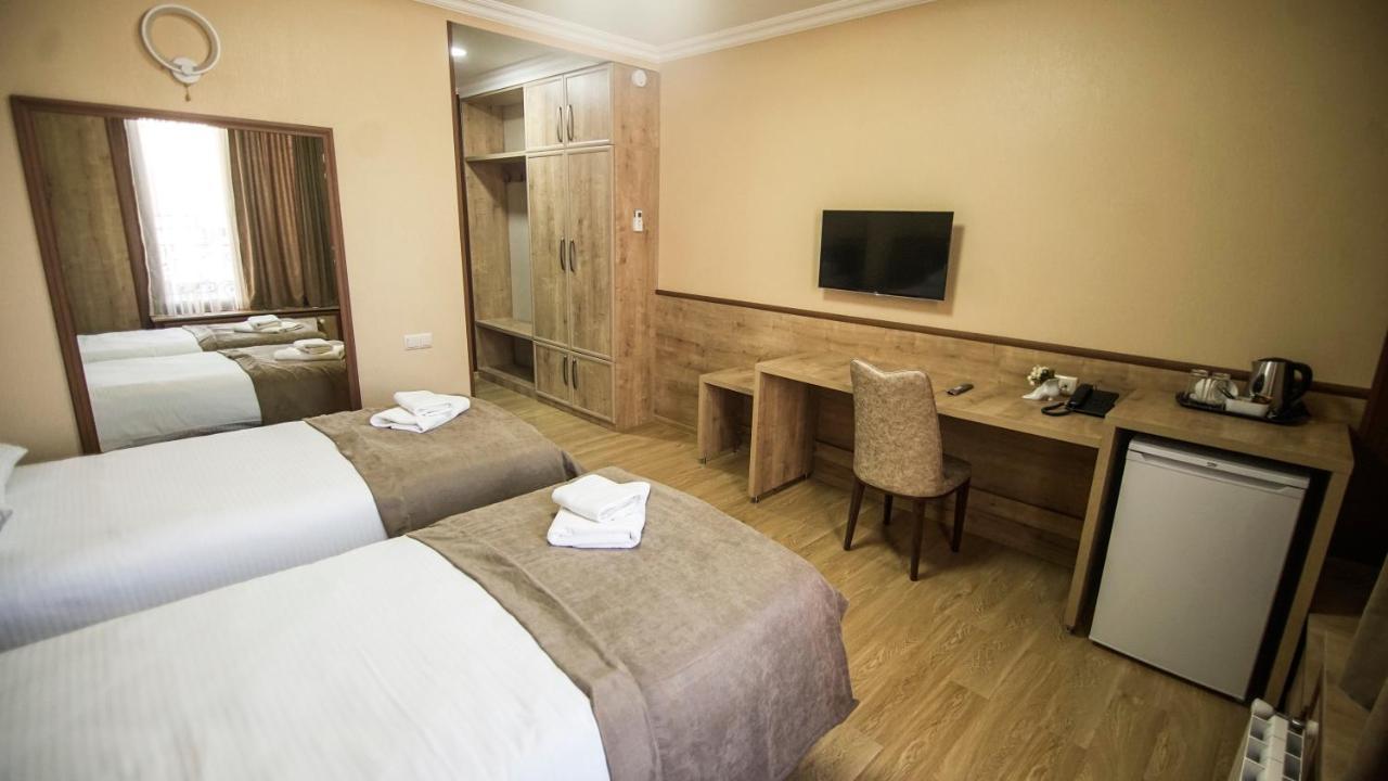 Hotel Juralius Tbilisi Esterno foto