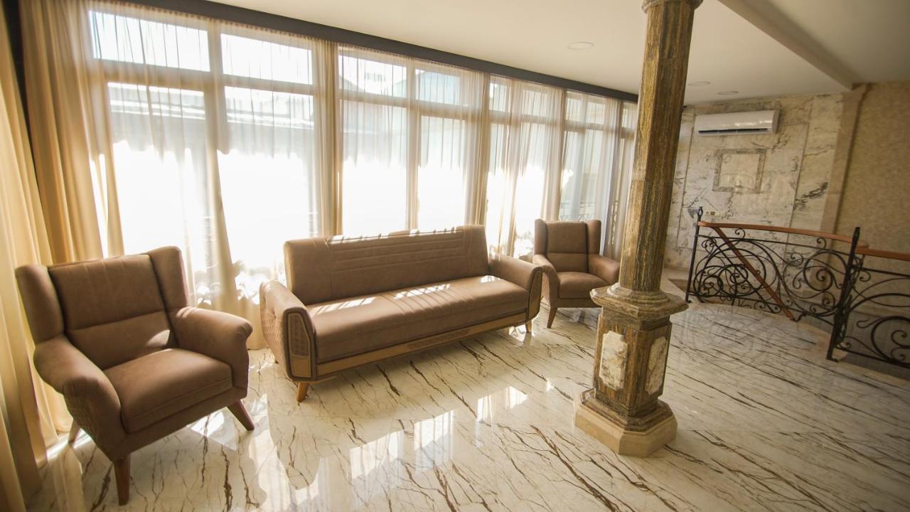 Hotel Juralius Tbilisi Esterno foto